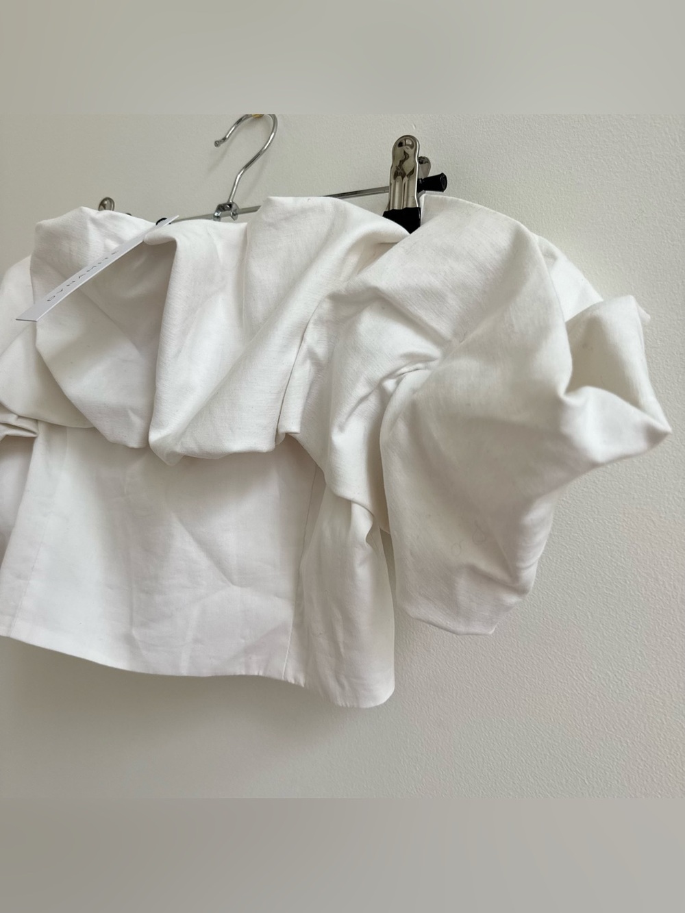Dynamite White Off-Shoulder Ruffle Crop Top - Picture 3 of 8